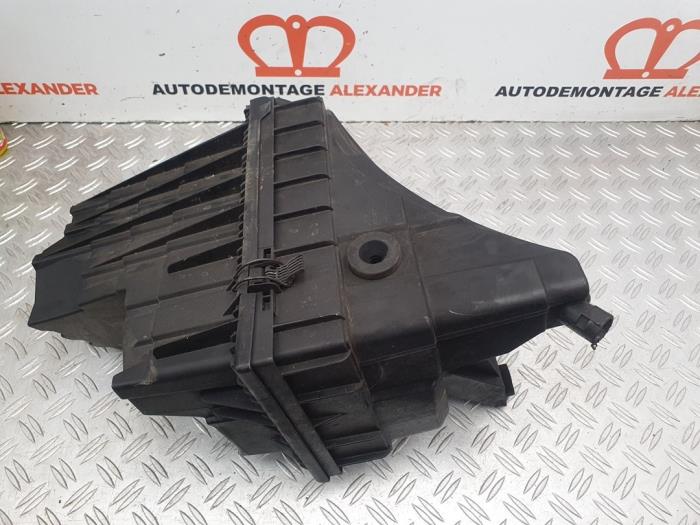 Gebrauchte Luftfiltergehäuse Volkswagen Transporter/Caravelle T5 2.5 TDi 4Motion Preis € 50,00 Margenregelung angeboten von Alexander Autodemontage