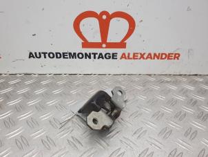 Used Rear door hinge, right Renault Megane III Grandtour (KZ) 1.5 dCi 110 Price on request offered by Alexander Autodemontage