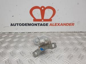 Used Tailgate hinge BMW 1 serie (E87/87N) 116i 1.6 16V Price on request offered by Alexander Autodemontage