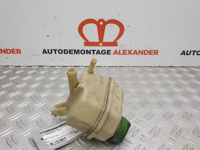 Begagnade Styrservotank Volkswagen Transporter/Caravelle T5 2.0 TDI DRF Pris € 27,50 Inklusive moms erbjuds av Alexander Autodemontage