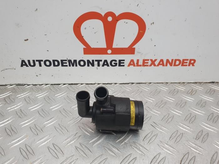 Begagnade Vattenpump Volkswagen Transporter/Caravelle T5 2.0 TDI DRF Pris på förfrågan erbjuds av Alexander Autodemontage