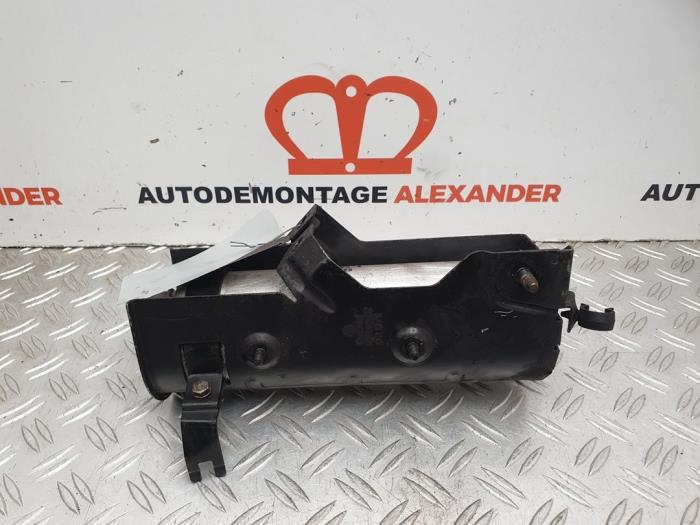 Begagnade Bränslefilter Volkswagen Transporter/Caravelle T5 2.0 TDI DRF Pris på förfrågan erbjuds av Alexander Autodemontage