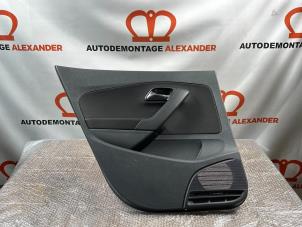 Usados Tapizado de puerta de 4 puertas izquierda detrás Volkswagen Polo V (6R) 1.6 TDI 16V 90 Precio de solicitud ofrecido por Alexander Autodemontage