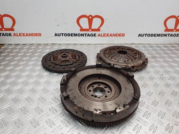 Usagé Kit embrayage (complet) Opel Corsa D 1.3 CDTi 16V ecoFLEX Prix sur demande proposé par Alexander Autodemontage