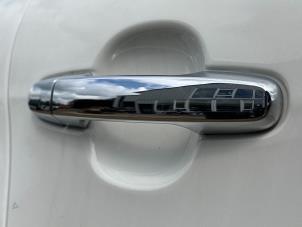 Usagé Poignée de porte arrière droite Peugeot 108 1.0 12V Prix sur demande proposé par Alexander Autodemontage