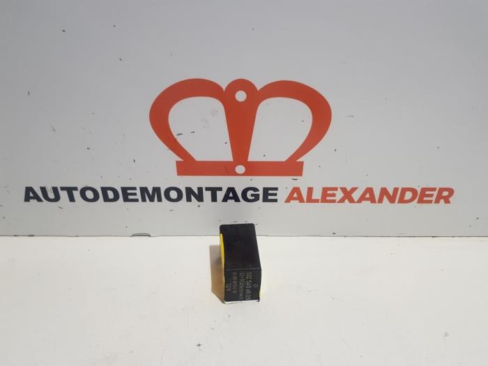 Begagnade Relä Mercedes E diesel (W124) 3.0 300 D Turbo Pris € 25,00 Marginaltabell erbjuds av Alexander Autodemontage