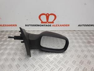 Used Wing mirror, right Renault Clio III (BR/CR) 1.2 16V 65 Price on request offered by Alexander Autodemontage