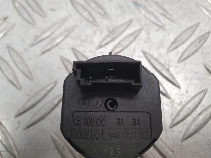 Airbag switch from a BMW 3 serie Touring (F31) 318i 1.5 TwinPower Turbo 12V 2019