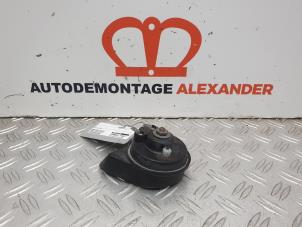 Used Horn Mercedes E (W211) 2.2 E-200 CDI 16V Price on request offered by Alexander Autodemontage