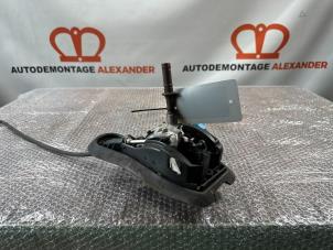 Used Gear-change mechanism BMW 5 serie (E60) 520d 16V Corporate Lease Price on request offered by Alexander Autodemontage