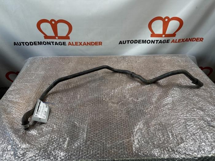 Begagnade Kylarslang Mercedes E (W211) 2.2 E-200 CDI 16V Pris € 80,00 Marginaltabell erbjuds av Alexander Autodemontage