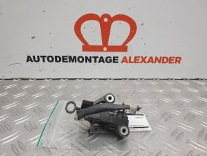 Used Central locking motor Peugeot 108 1.0 12V Price on request offered by Alexander Autodemontage