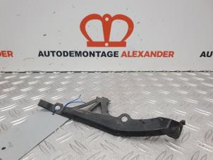 Used Front bumper bracket, left Peugeot 108 1.0 12V Price on request offered by Alexander Autodemontage