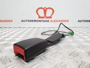 Usagé Insertion ceinture de sécurité avant gauche Seat Ibiza IV (6J5) 1.4 TDI 12V Prix sur demande proposé par Alexander Autodemontage