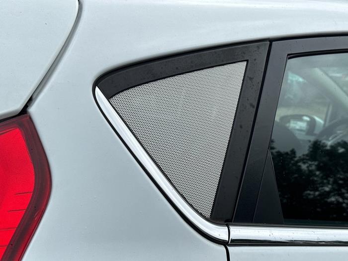 Dodatkowa szyba prawa tylna wersja 4-drzwiowa z Ford Fiesta 6 (JA8) 1.6 TDCi 16V ECOnetic 2012