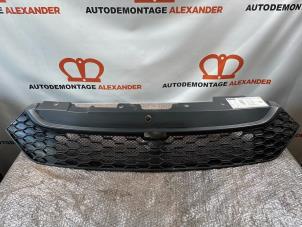 Used Grille Iveco New Daily V 29L13, 29L13D, 35C13D, 40C13D Price on request offered by Alexander Autodemontage