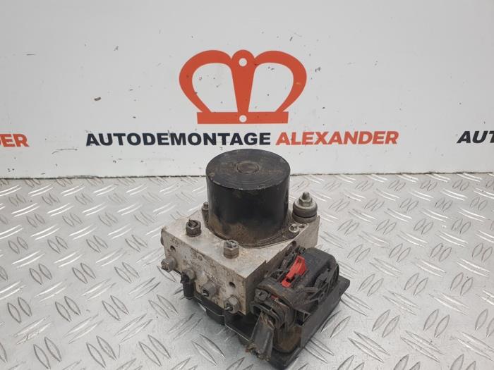 Begagnade ABS-pump Volkswagen Polo V (6R) 1.6 TDI 16V 105 Pris € 40,00 Marginaltabell erbjuds av Alexander Autodemontage