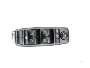 Nuevos Interruptor de ventanilla eléctrica Mercedes ML II (164/4JG) 5.0 500 4-Matic V8 24V Precio € 70,00 IVA incluido ofrecido por Alexander Autodemontage