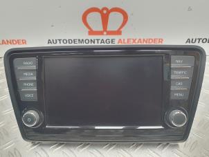 Used Navigation display Skoda Octavia Combi (5EAC) 1.6 TDI GreenTec 16V Price on request offered by Alexander Autodemontage