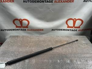 Used Bonnet gas strut, left Mercedes SLK (R170) 2.0 200 16V Price € 40,00 Margin scheme offered by Alexander Autodemontage