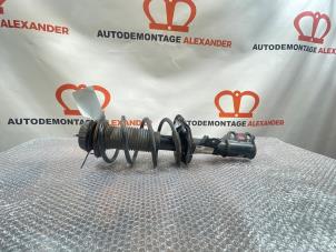 Used Fronts shock absorber, left Kia Rio III (UB) 1.2 CVVT 16V Price on request offered by Alexander Autodemontage