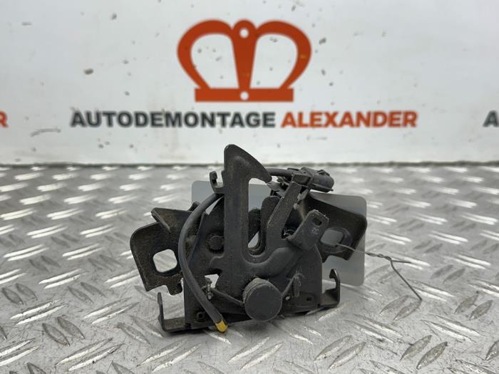 Bonnet lock Renault Master 2010 Trateo