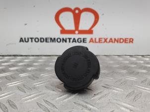 Used Expansion vessel cap BMW 3 serie (E46/2) M3 3.2 24V Price on request offered by Alexander Autodemontage