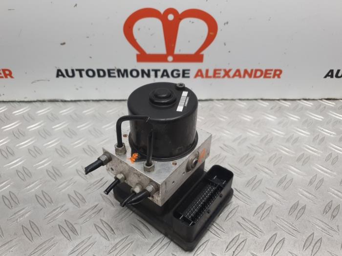 Begagnade ABS-pump Volvo V50 (MW) 1.6 D 16V Pris € 34,99 Marginaltabell erbjuds av Alexander Autodemontage
