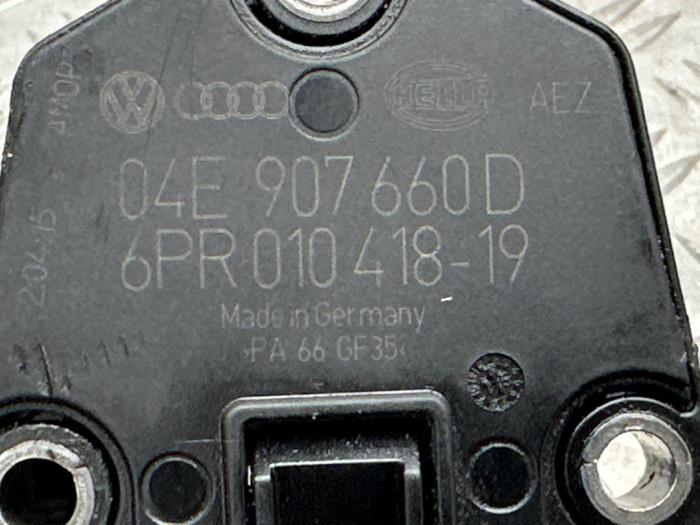 Ölstandsensor van een Volkswagen Polo V (6R) 1.4 TDI 2015