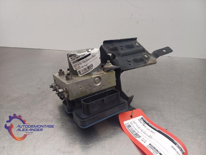 Begagnade ABS-pump Skoda Fabia II (5J) 1.2i 12V Pris € 100,00 Marginaltabell erbjuds av Alexander Autodemontage
