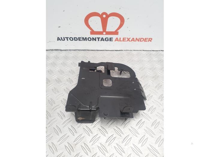 Begagnade Batterilåda Ford Courier (J3/5) 1.8 D Pris på förfrågan erbjuds av Alexander Autodemontage