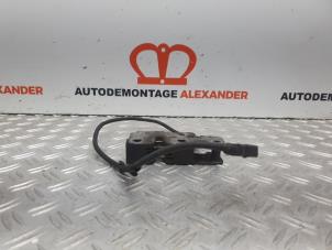 Used Bonnet lock mechanism Volkswagen Golf VI Variant (AJ5/1KA) 2.0 TDI 16V Price € 50,00 Margin scheme offered by Alexander Autodemontage