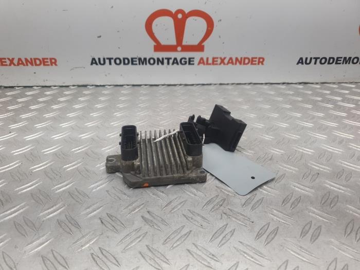 Used Ignition lock + computer Opel Zafira (F75) 1.6 16V Price on request offered by Alexander Autodemontage