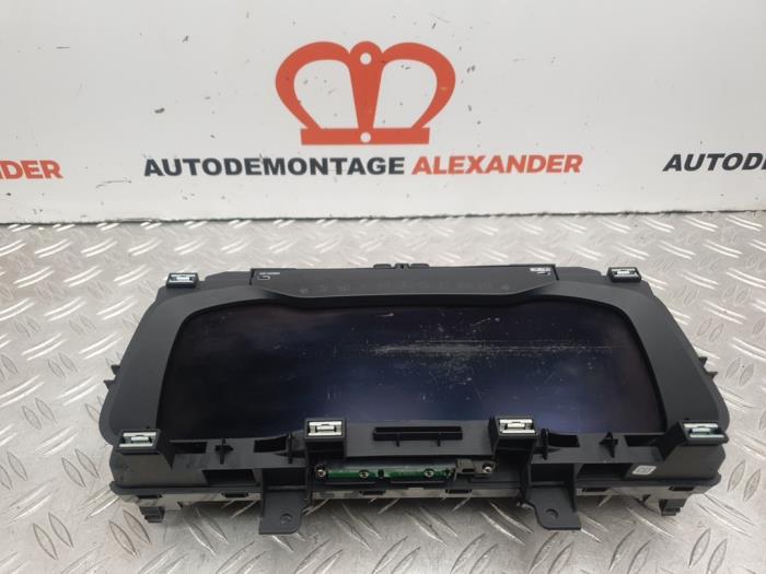 Instrument panel from a Volkswagen Golf VII (AUA) 1.4 TSI 16V 2019