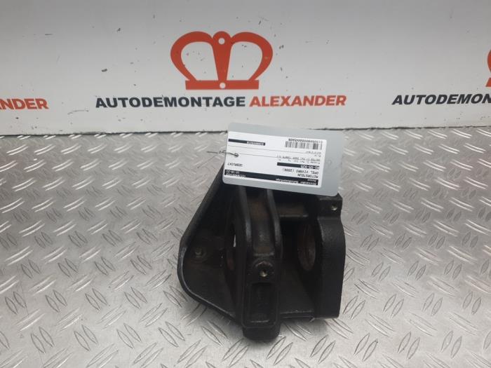 Gebrauchte Motorlager Opel Vivaro 2.5 DTI 16V Preis auf Anfrage angeboten von Alexander Autodemontage
