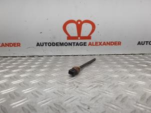 Used Oil level sensor Renault Megane II Grandtour (KM) 1.5 dCi 100 Price on request offered by Alexander Autodemontage