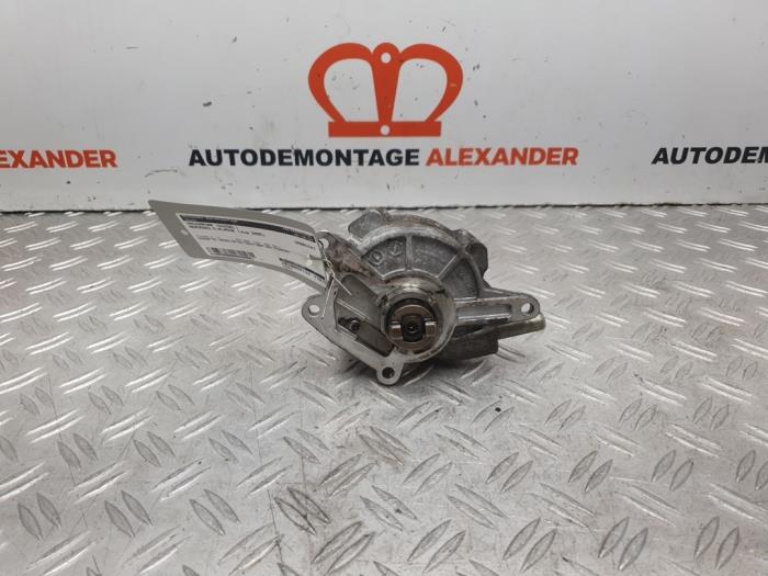 Usagé Pompe à vide (diesel) Mercedes E (W211) 3.0 E-280 CDI 24V Prix € 39,99 Règlement à la marge proposé par Alexander Autodemontage