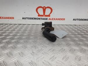Usados Sensor de nivel de aceite Mercedes A (W168) 1.6 A-160 Precio de solicitud ofrecido por Alexander Autodemontage
