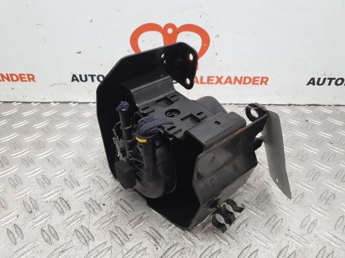 Gebrauchte Kraftstofffilter Landrover Range Rover Sport (LS) 2.7 TDV6 24V Preis auf Anfrage angeboten von Alexander Autodemontage