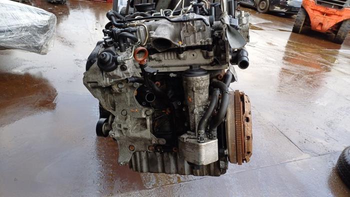 Engine from a Volkswagen Golf V Variant (1K5) 2.0 TDI 16V 2009