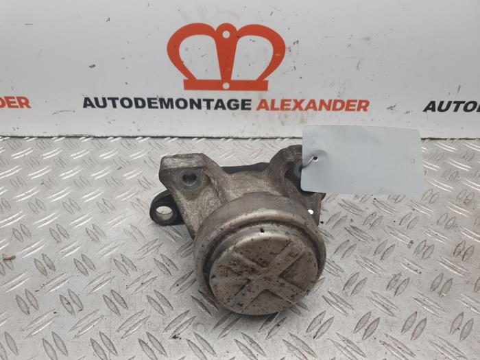 Used Engine mount Ford Focus C-Max 1.8 TDCi 16V Price on request offered by Alexander Autodemontage