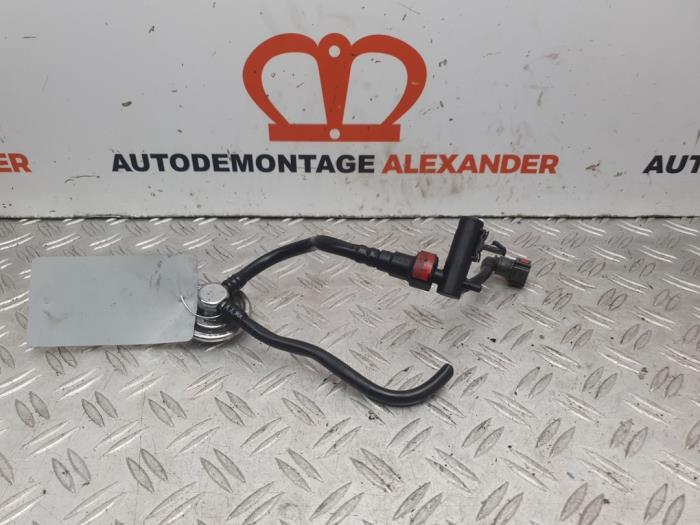 Używane Przewód paliwowy Ford Focus 3 Wagon 1.6 TDCi Cena na żądanie oferowane przez Alexander Autodemontage