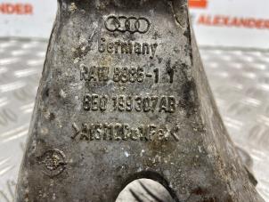 Support moteur d'un Audi A4 (B8) 1.8 TFSI 16V 2008