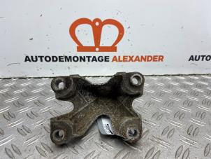 Support moteur d'un Audi A4 (B8) 1.8 TFSI 16V 2008