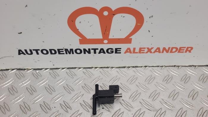 Begagnade Laddtryckssensor Renault Clio IV (5R) 0.9 Energy TCE 90 12V Pris på förfrågan erbjuds av Alexander Autodemontage
