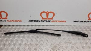 Used Front wiper arm Skoda Fabia II (5J) 1.2i 12V Price on request offered by Alexander Autodemontage