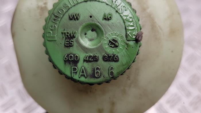 Lenkkraftverstärker Pumpe van een Skoda Fabia II (5J) 1.2i 12V 2013