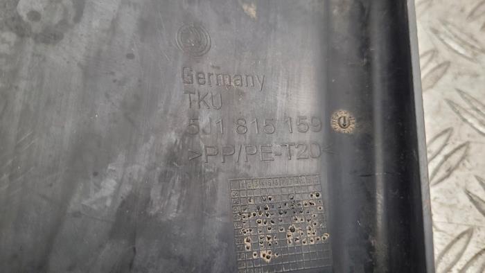 Abdeckplatte sonstige van een Skoda Fabia II (5J) 1.2i 12V 2013