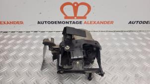Used Fuel filter housing Ford Fiesta 6 (JA8) 1.6 TDCi 16V 95 Price on request offered by Alexander Autodemontage