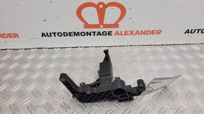 Used Engine mount Ford Fiesta 6 (JA8) 1.6 TDCi 16V 95 Price on request offered by Alexander Autodemontage